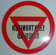 Raamsticker rond "ELEKTRONISCH BEVEILIGD"